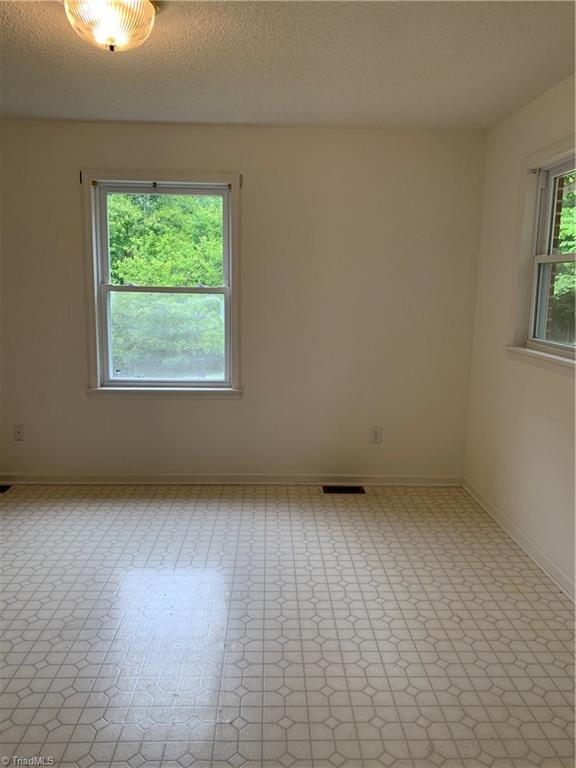 862 Champion Road Ferguson, NC 28624 - Photo 9 of 11 Gallery Image 9