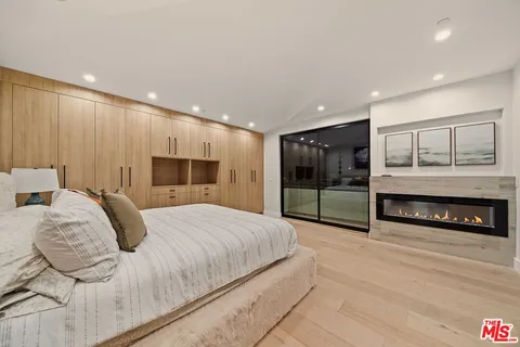 $3,960,000 | 701 Vernon Avenue, Venice, CA 90291