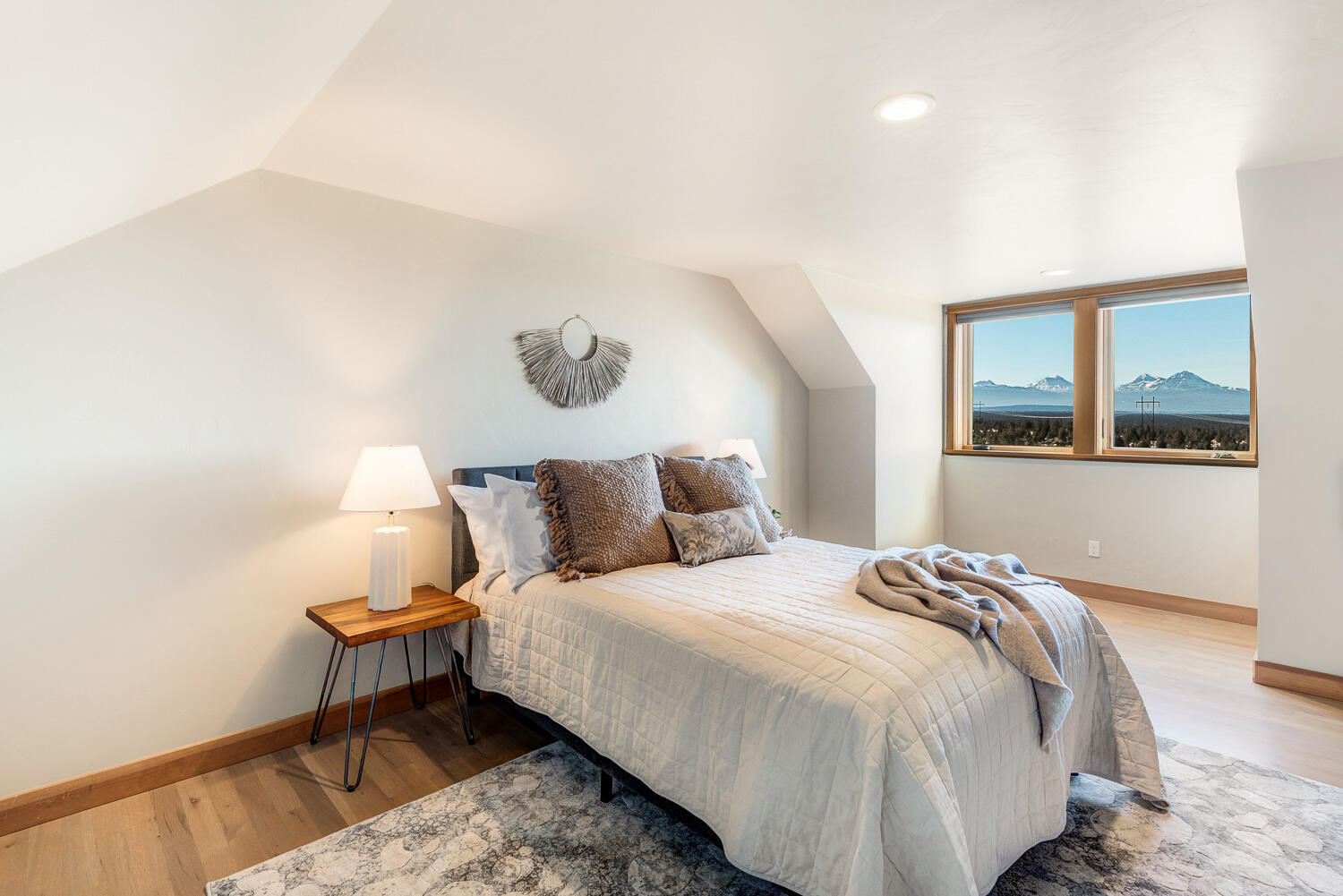 11039 Southwest Ranch Road Powell Butte, OR 97753 - Photo 25 of 46 West Guest Room