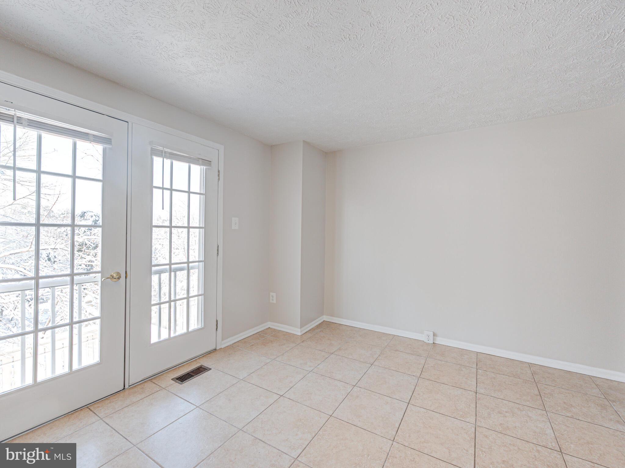 1648 Fieldthorn Drive Reston, VA 20194 - Photo 11 of 42 Gallery Image 11