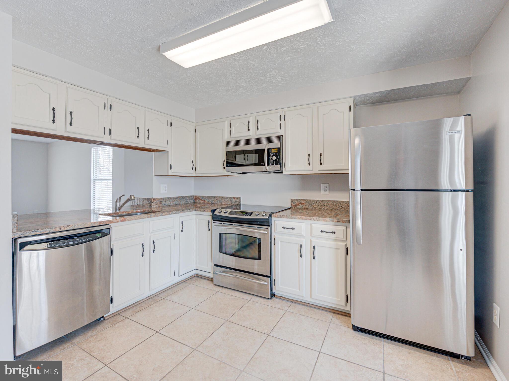 1648 Fieldthorn Drive Reston, VA 20194 - Photo 12 of 42 Gallery Image 12