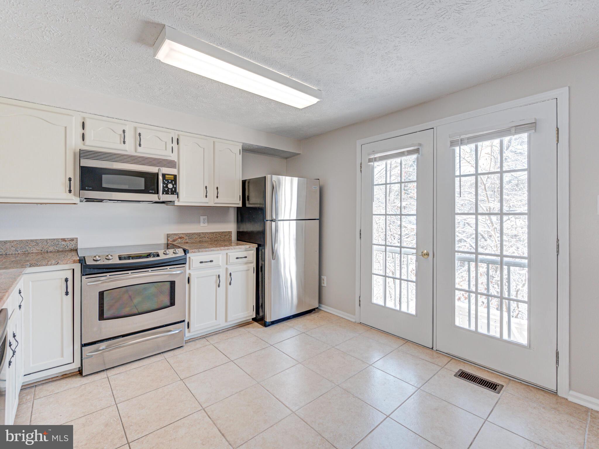 1648 Fieldthorn Drive Reston, VA 20194 - Photo 13 of 42 Gallery Image 13