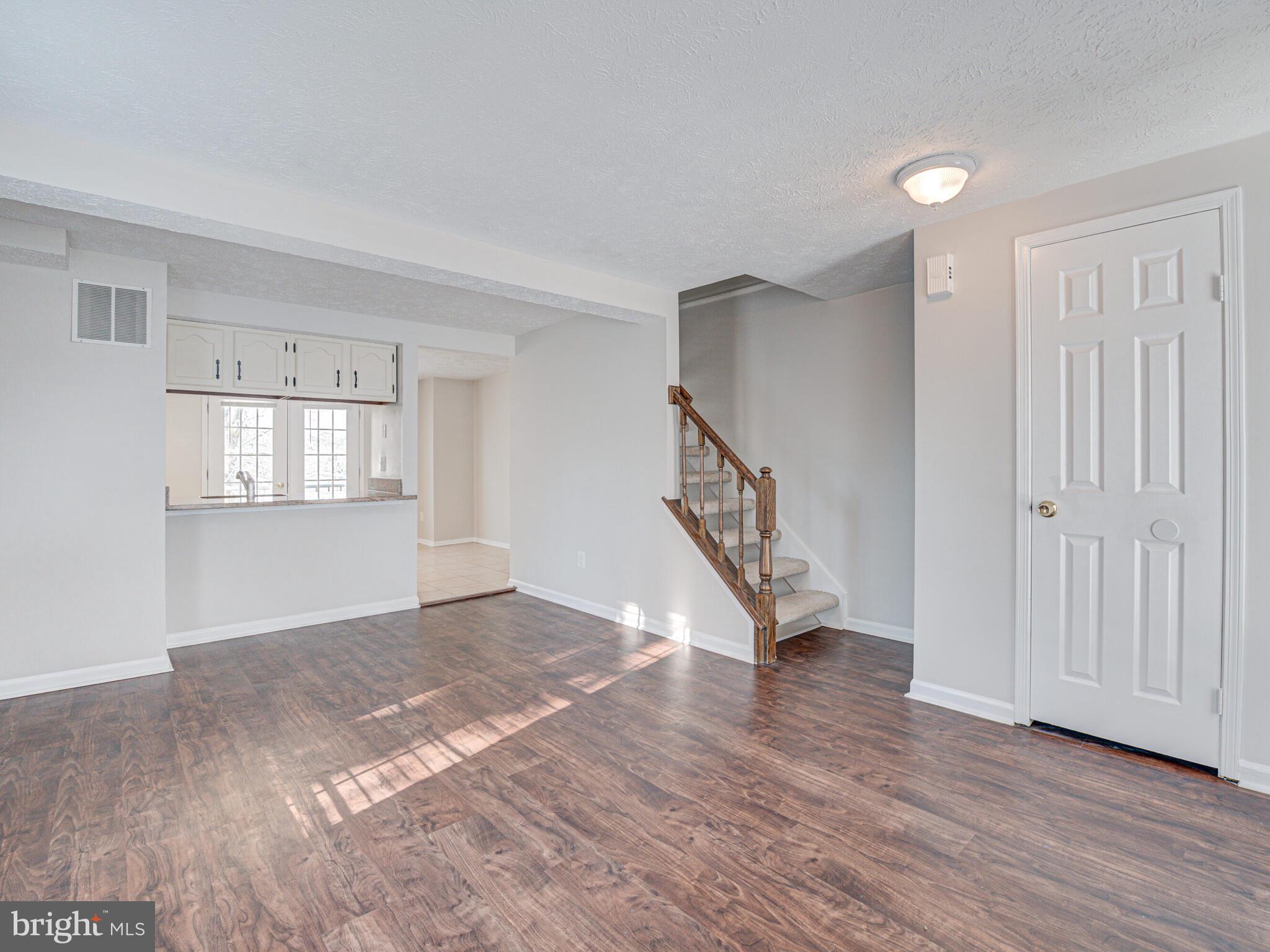 1648 Fieldthorn Drive Reston, VA 20194 - Photo 3 of 42 Gallery Image 3
