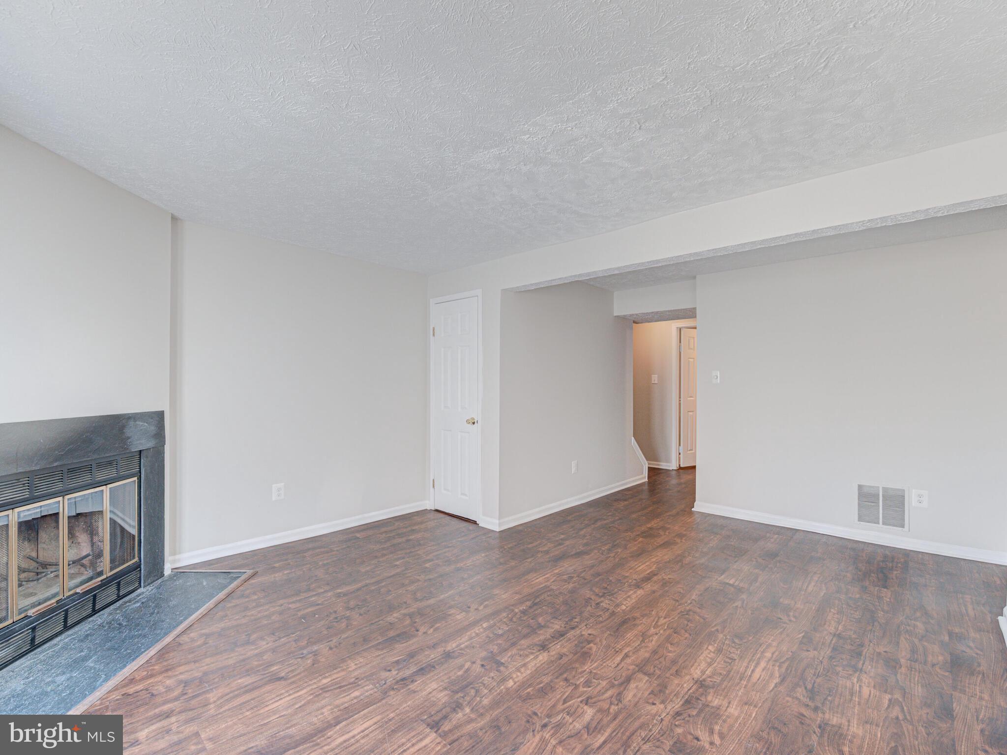 1648 Fieldthorn Drive Reston, VA 20194 - Photo 29 of 42 Gallery Image 29