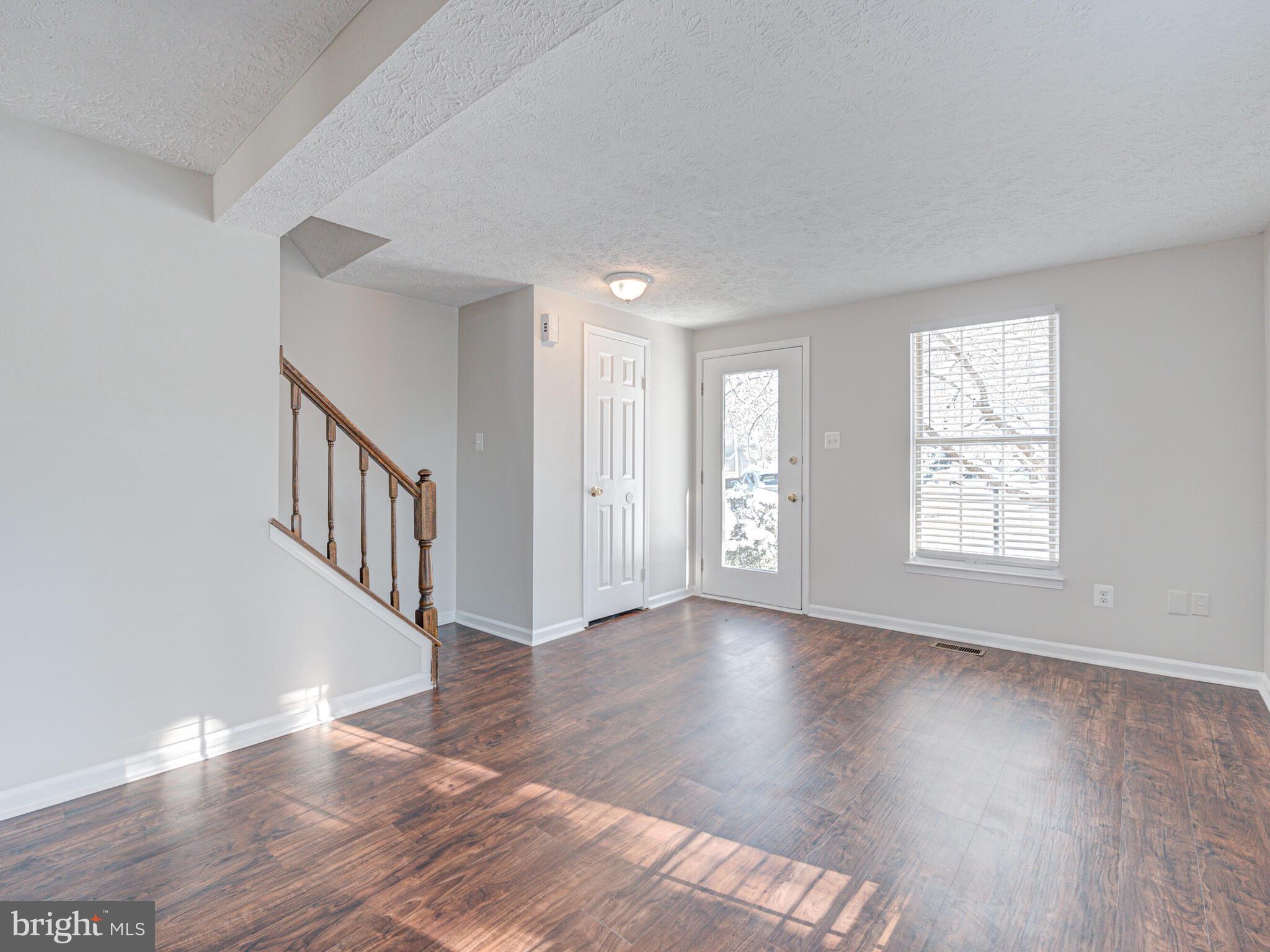 1648 Fieldthorn Drive Reston, VA 20194 - Photo 4 of 42 Gallery Image 4