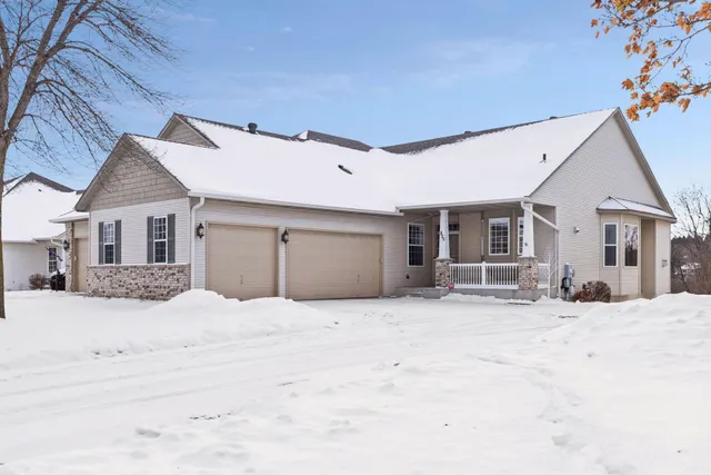 $565,000 | 820 Woodduck Drive, Woodbury, MN 55125