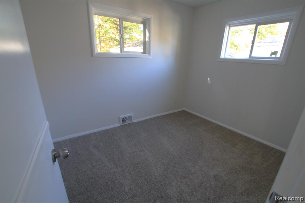 4450 Van Slyke Road Flint, MI 48507 - Photo 15 of 20 Gallery Image 15