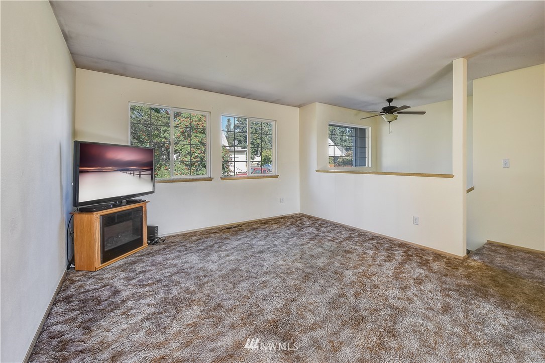 6503 Cady Road Everett, WA 98203 - Photo 4 of 20