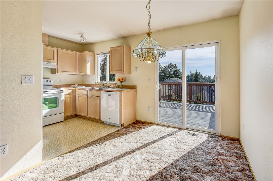 6503 Cady Road Everett, WA 98203 - Photo 5 of 20