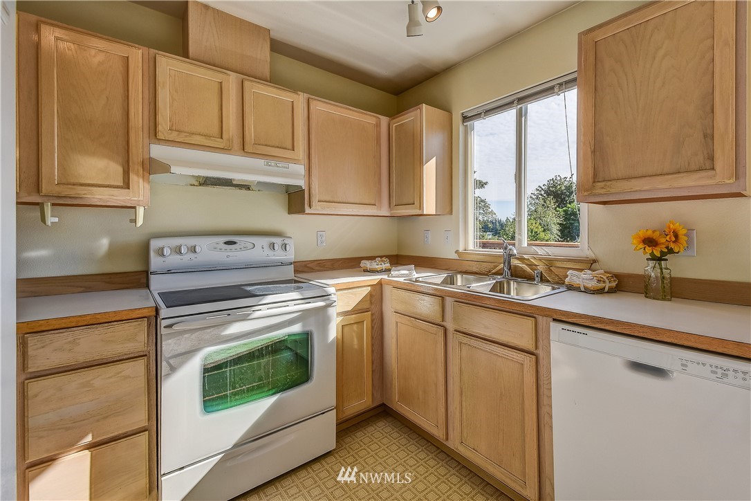 6503 Cady Road Everett, WA 98203 - Photo 9 of 20