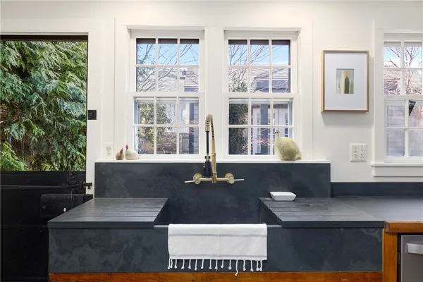 $1,295,000 | 27 William Street, Newport, RI 02840