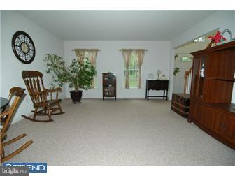 993 Church Lane Road Reading, PA 19606 - Photo 4 of 12 Living Room