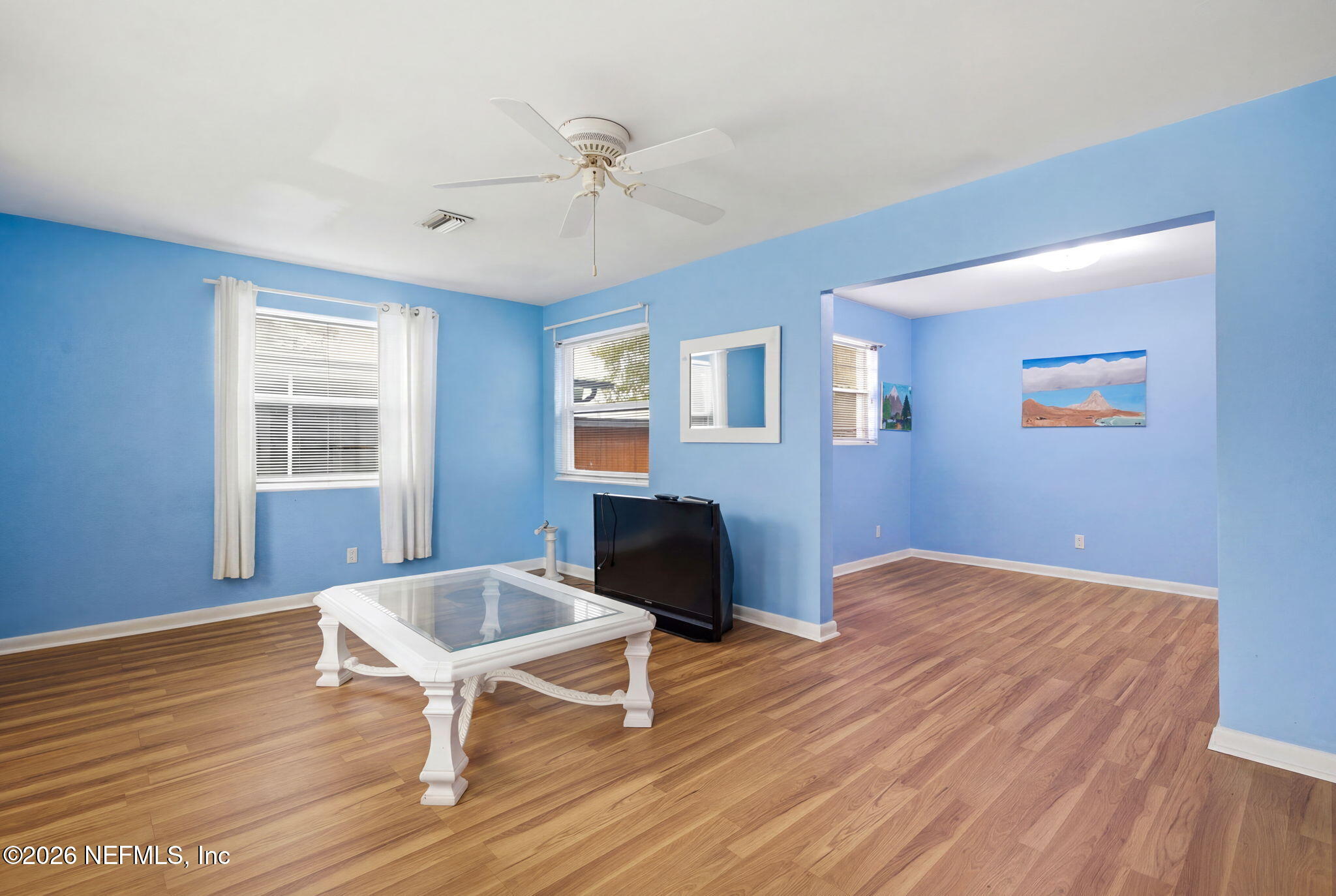 20-web-or-mls-Living Room