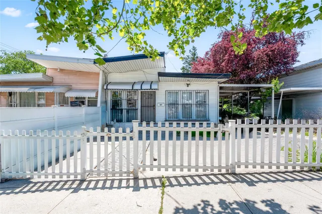 $675,000 | 2268 Homer Avenue | Castle Hill