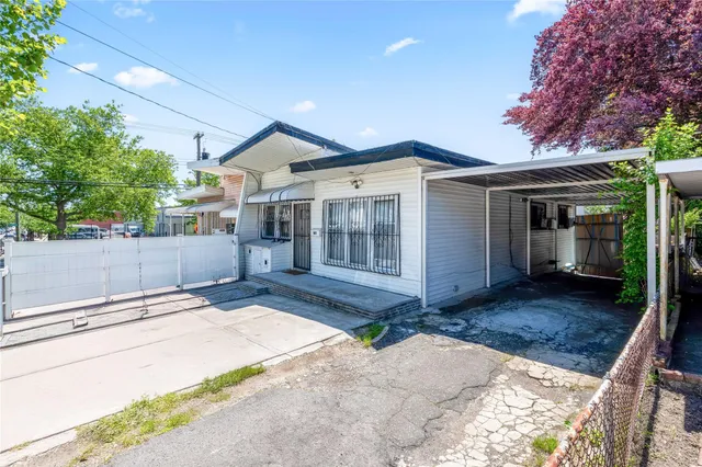 $675,000 | 2268 Homer Avenue | Castle Hill