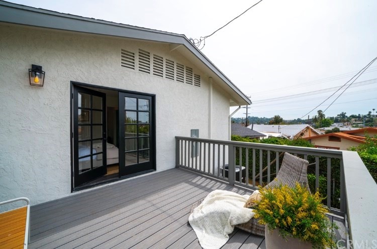 515 Neva Place Los Angeles, CA 90042 - Photo 2 of 44