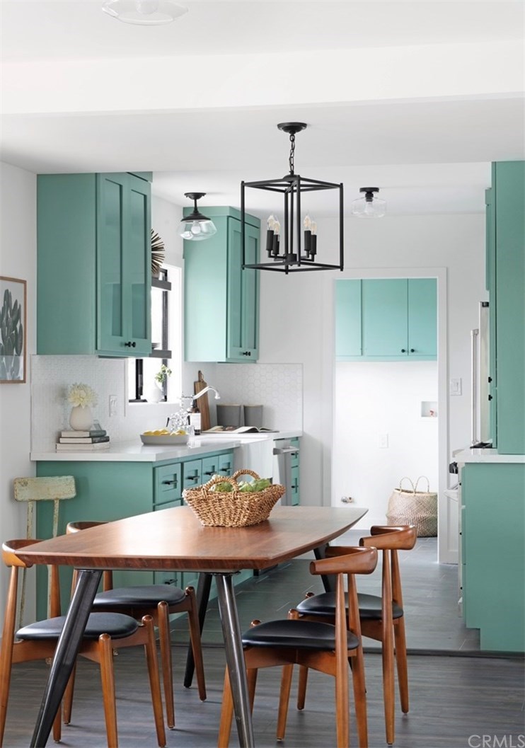 515 Neva Place Los Angeles, CA 90042 - Photo 11 of 44