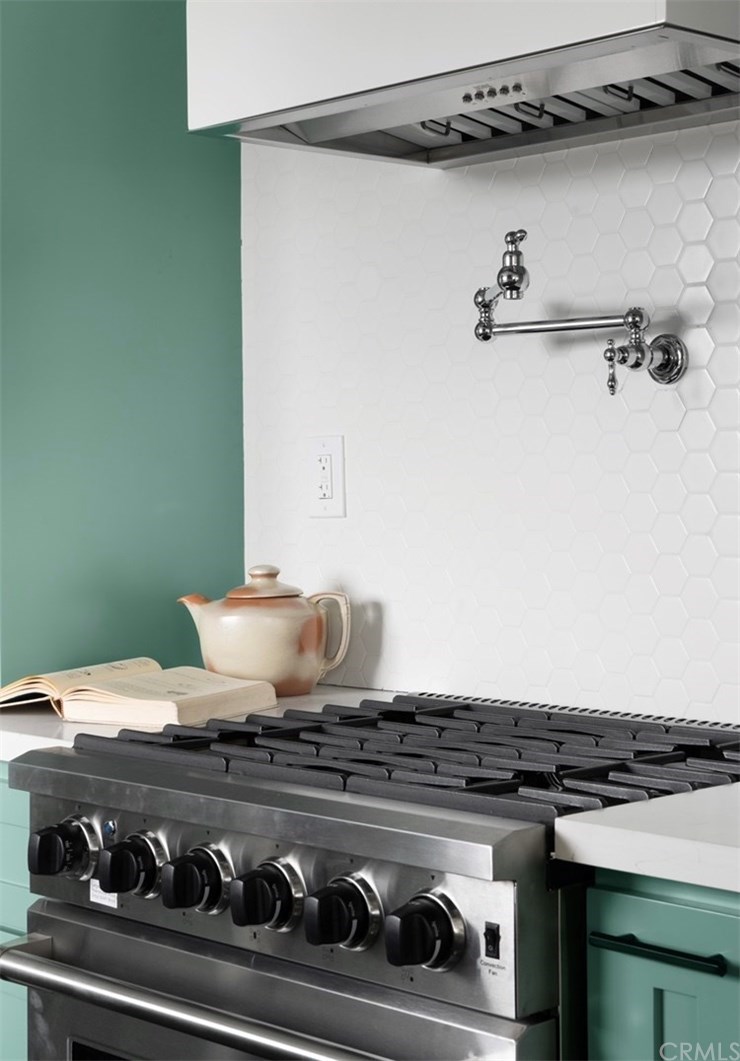 515 Neva Place Los Angeles, CA 90042 - Photo 12 of 44