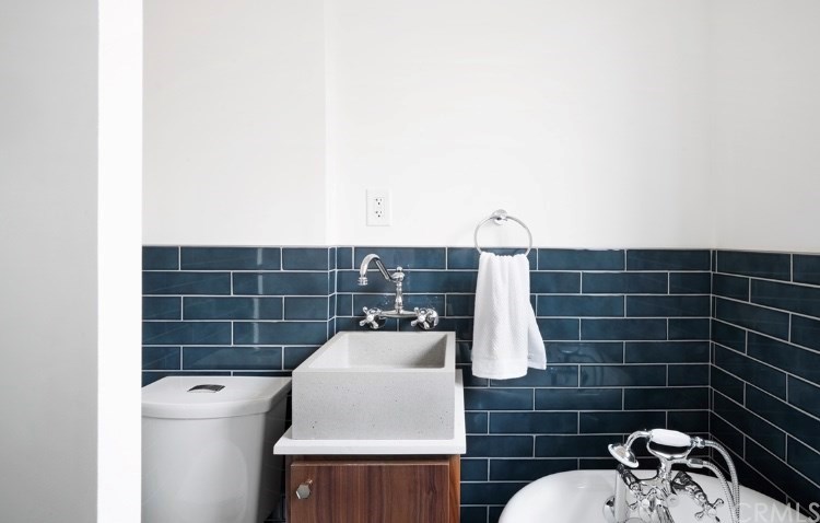 515 Neva Place Los Angeles, CA 90042 - Photo 17 of 44