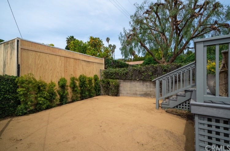 515 Neva Place Los Angeles, CA 90042 - Photo 26 of 44