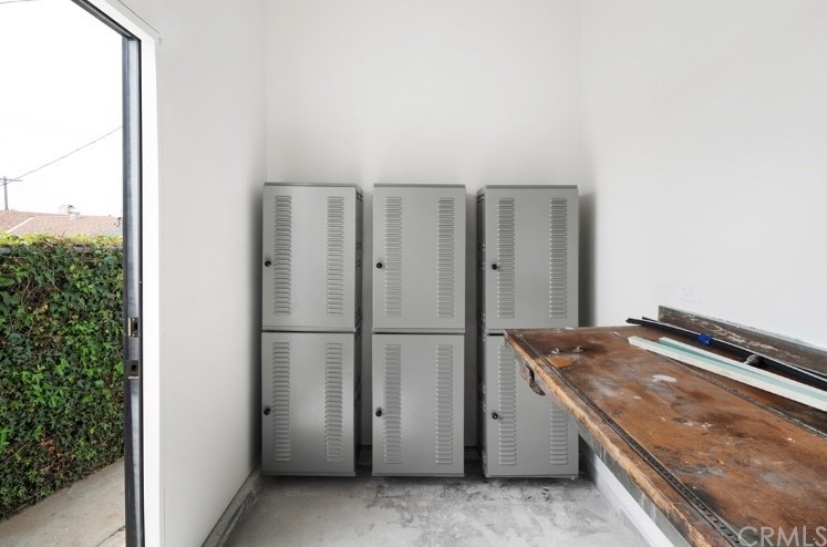 515 Neva Place Los Angeles, CA 90042 - Photo 29 of 44