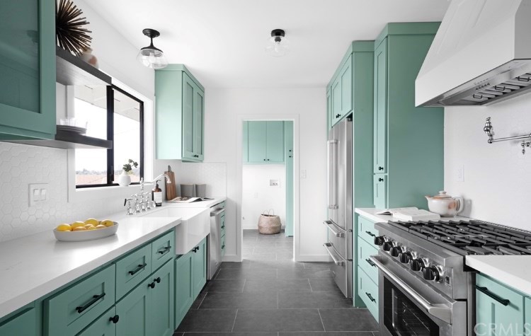 515 Neva Place Los Angeles, CA 90042 - Photo 4 of 44