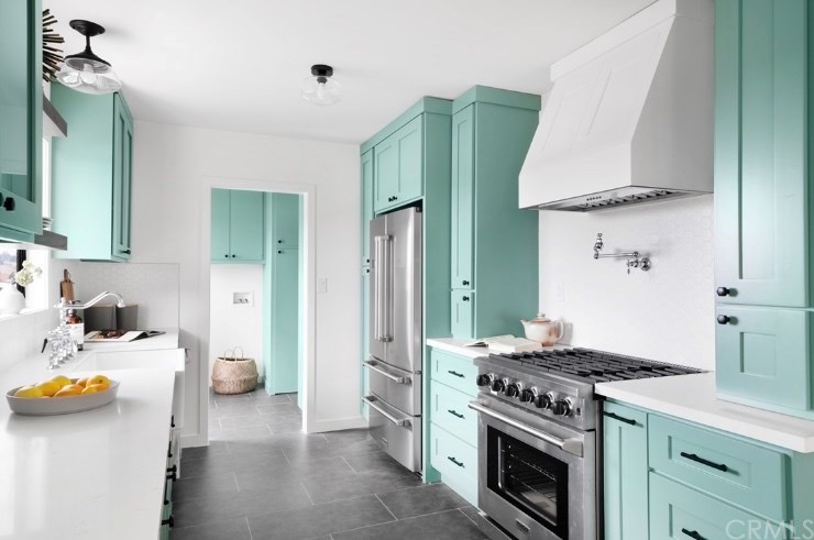 515 Neva Place Los Angeles, CA 90042 - Photo 6 of 44