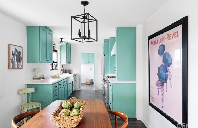 515 Neva Place Los Angeles, CA 90042 - Photo 7 of 44