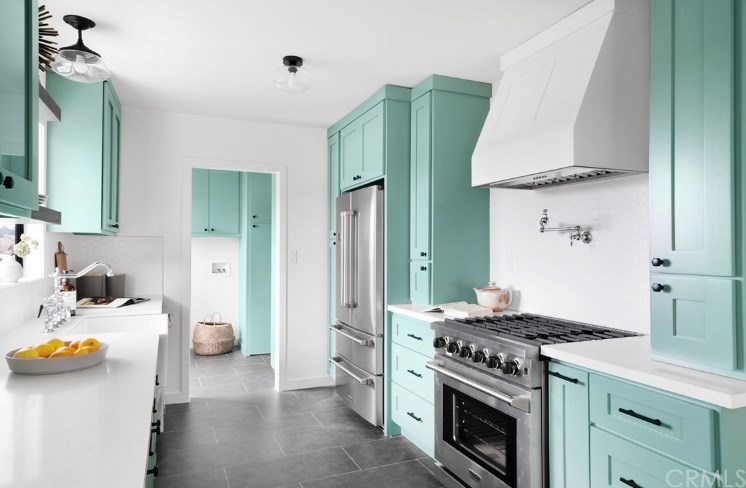 515 Neva Place Los Angeles, CA 90042 - Photo 8 of 44