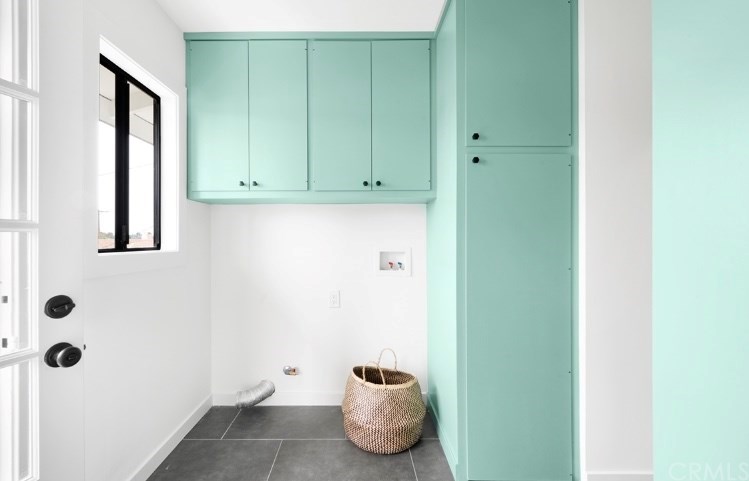 515 Neva Place Los Angeles, CA 90042 - Photo 9 of 44