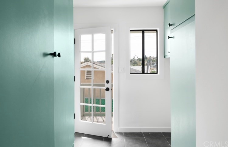 515 Neva Place Los Angeles, CA 90042 - Photo 10 of 44