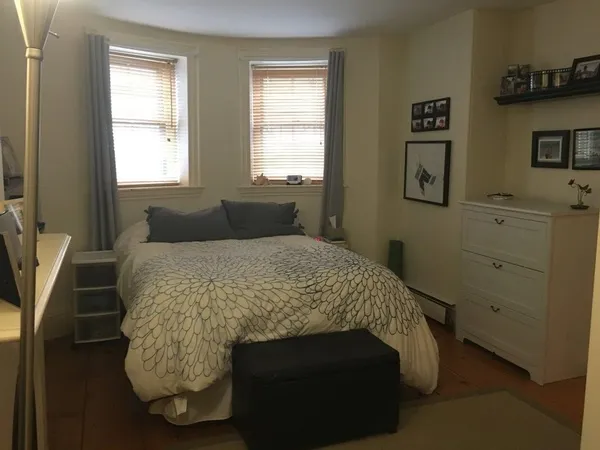 $3,600 | 109 Warren Avenue, Unit A, Boston, MA 02116