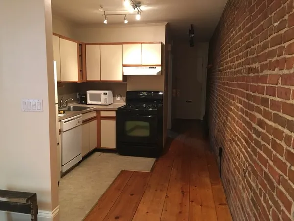 $3,600 | 109 Warren Avenue, Unit A, Boston, MA 02116