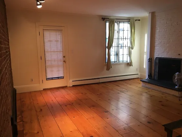 $3,600 | 109 Warren Avenue, Unit A, Boston, MA 02116