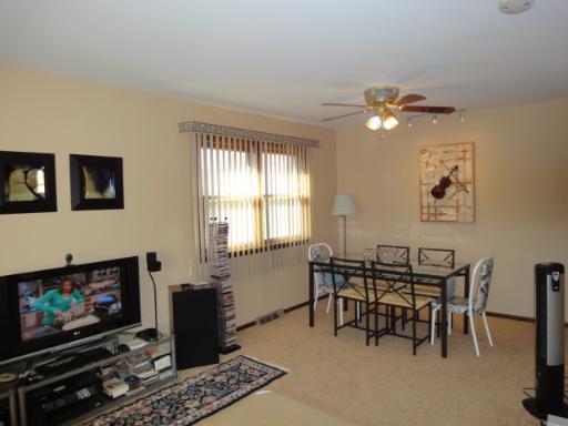 2031 West Spring Ridge Drive Arlington Heights, IL 60004 - Photo 3 of 11