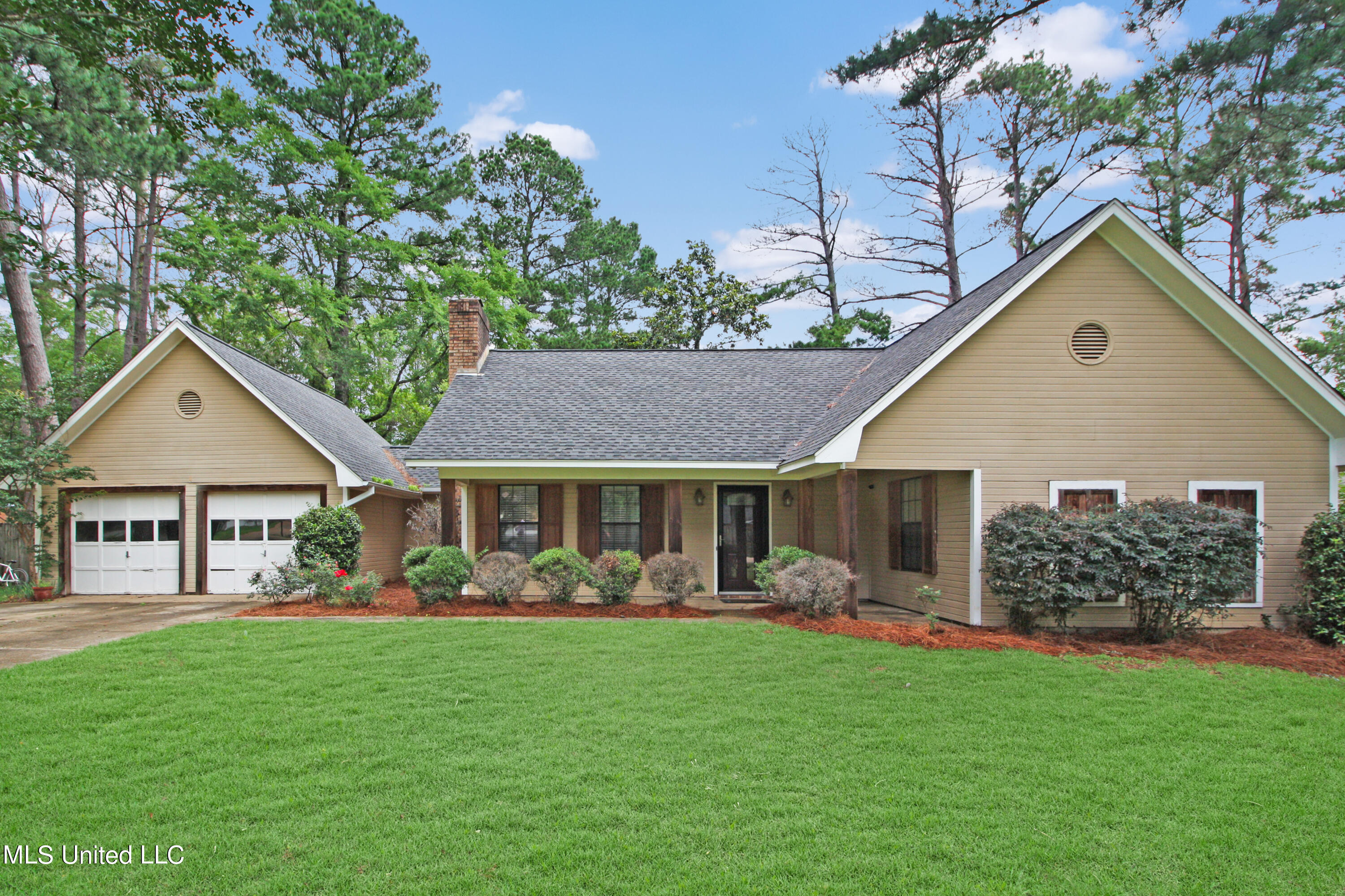 114 Plum Tree Road Brandon, MS 39047 - Photo 1 of 34 Front