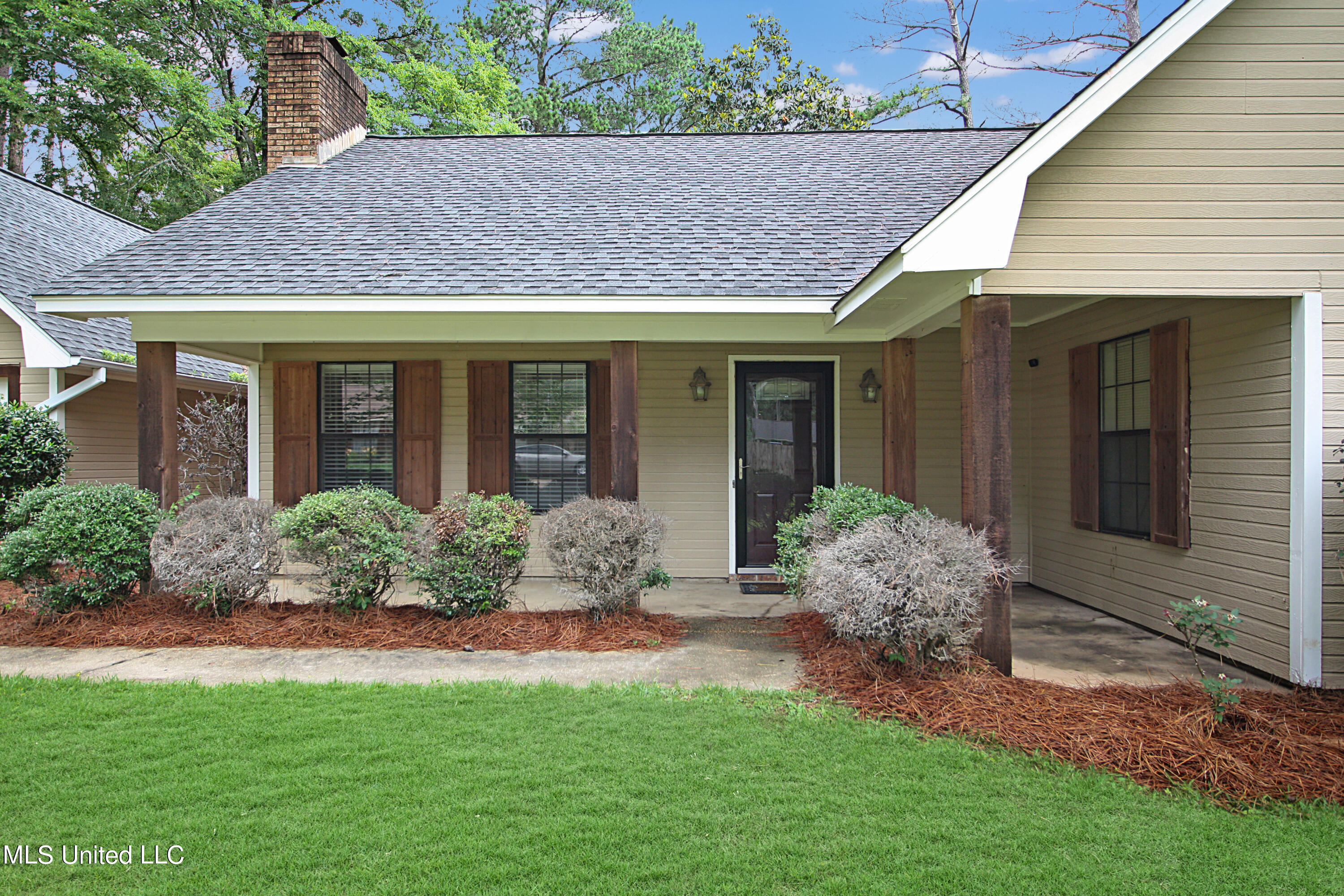 114 Plum Tree Road Brandon, MS 39047 - Photo 2 of 34 IMG_4390