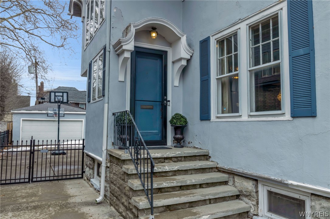 259 Middlesex Road Buffalo, NY 14216 - Photo 2 of 35