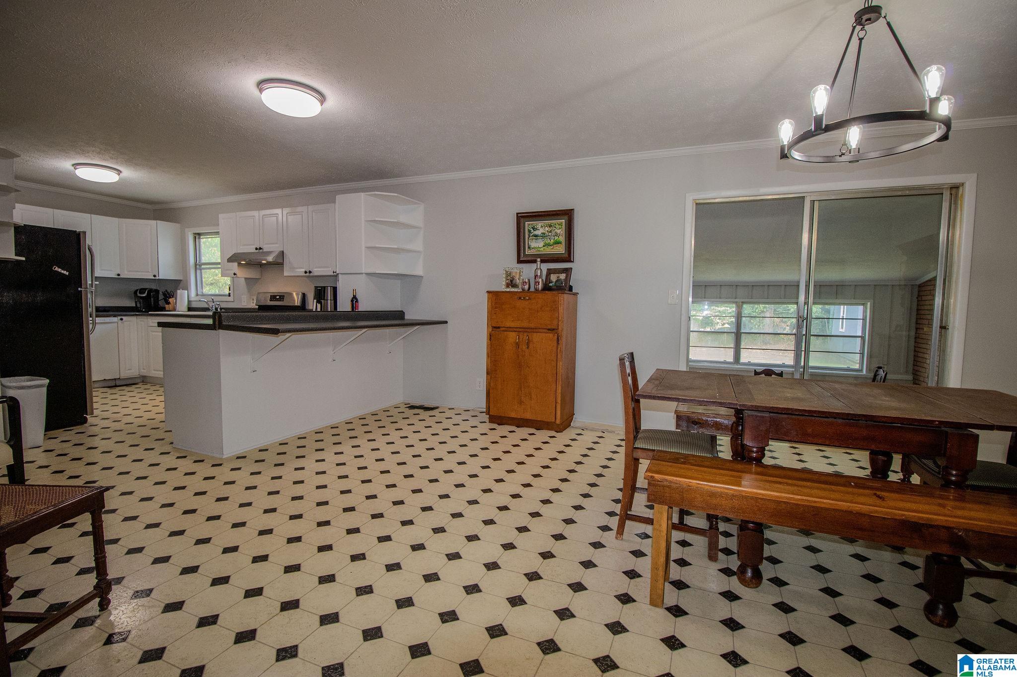 1307 Robertson Road Anniston, AL 36207 - Photo 15 of 32