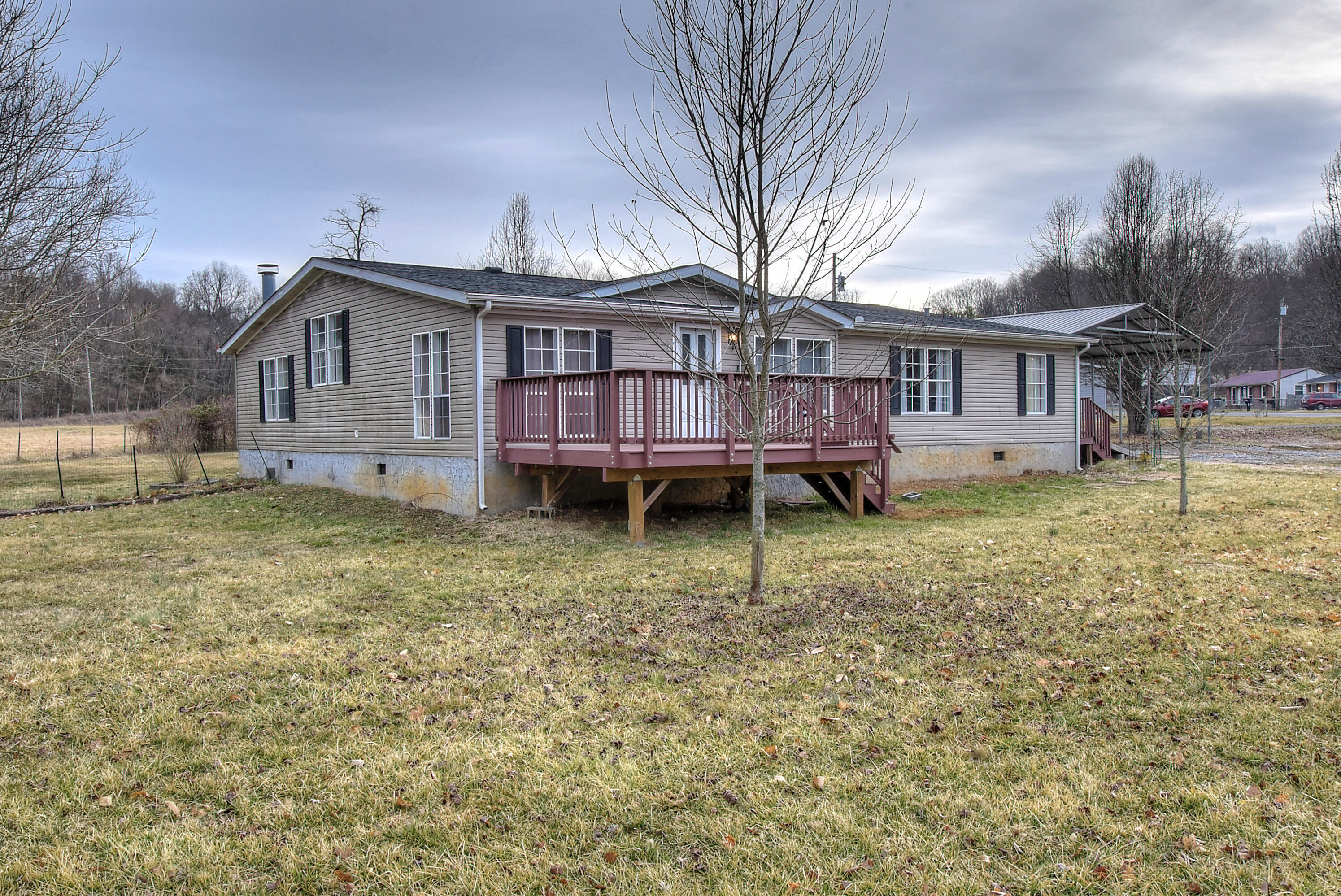 105 Springdale Road Bristol, VA 24201 - Photo 1 of 36 1