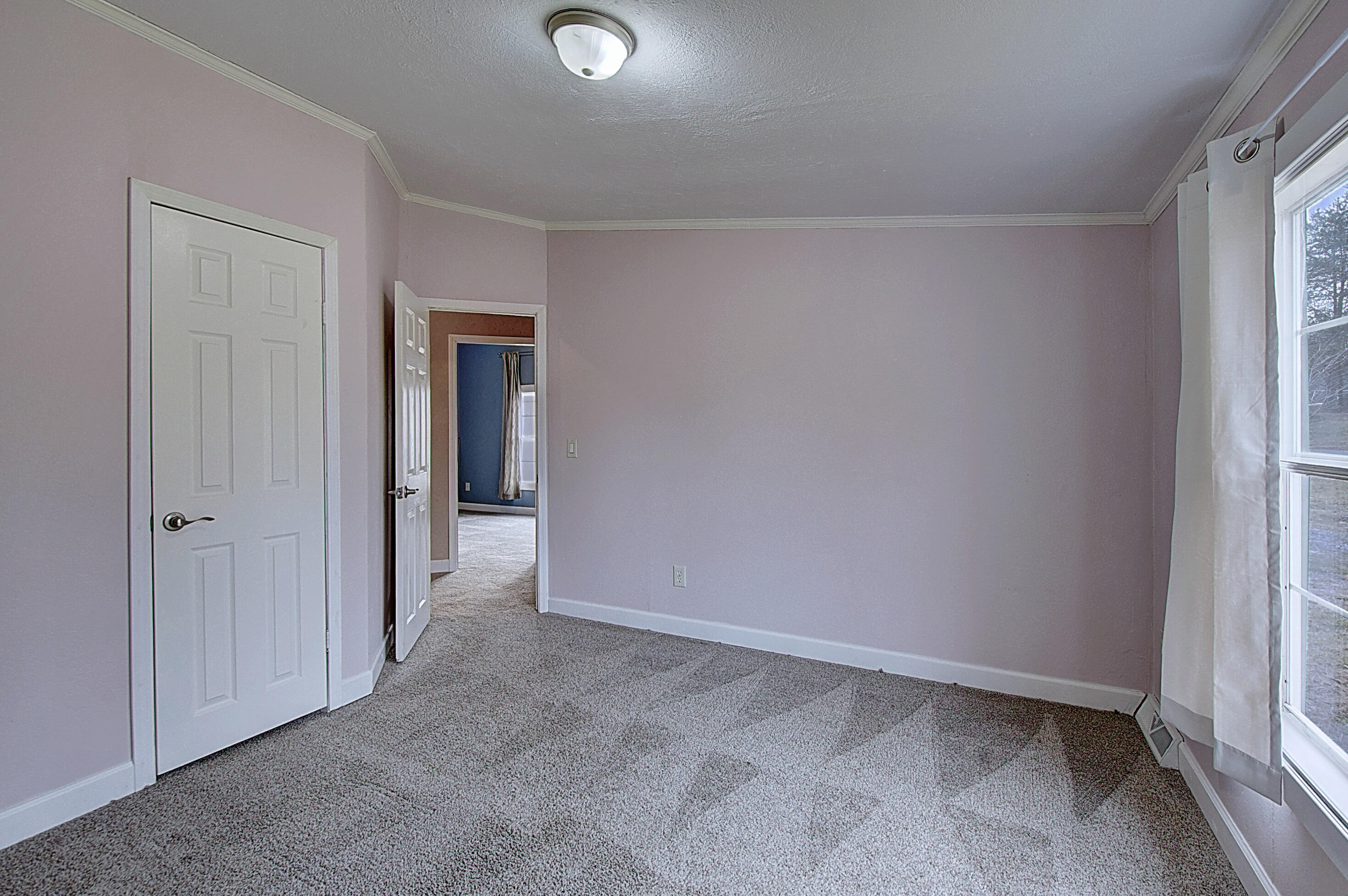 105 Springdale Road Bristol, VA 24201 - Photo 29 of 36 DSC_0199And8more