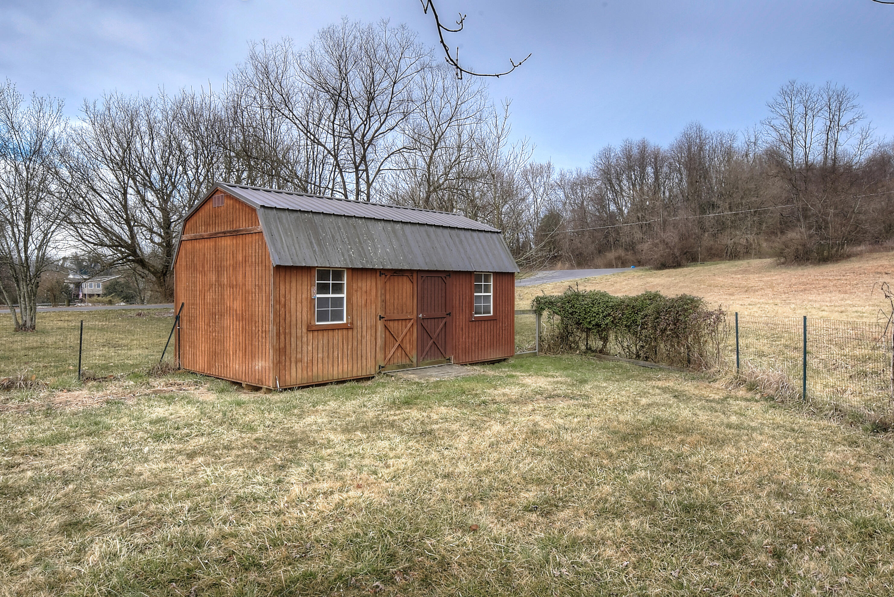 105 Springdale Road Bristol, VA 24201 - Photo 34 of 36 DSC_0238_39_40_41_42_43
