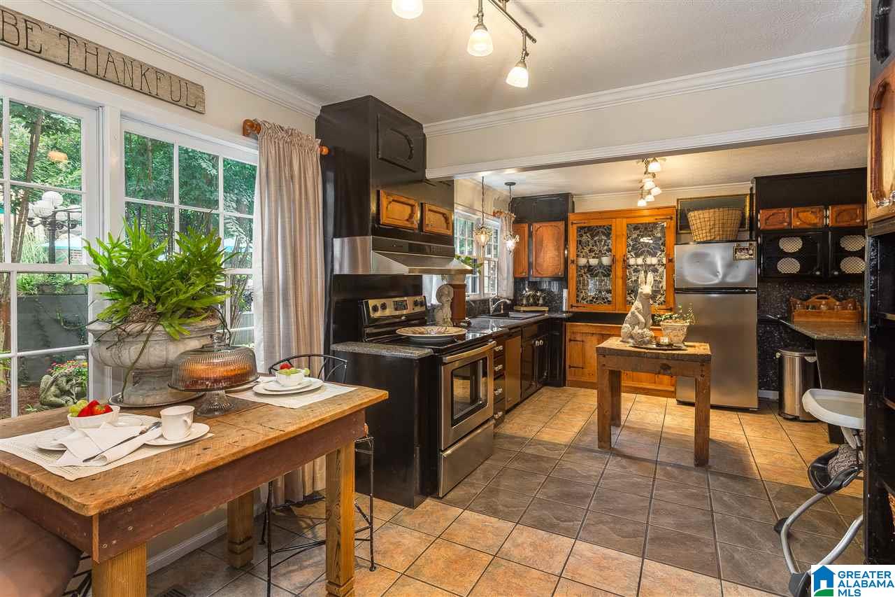 229 Shamrock Road Anniston, AL 36207 - Photo 2 of 50