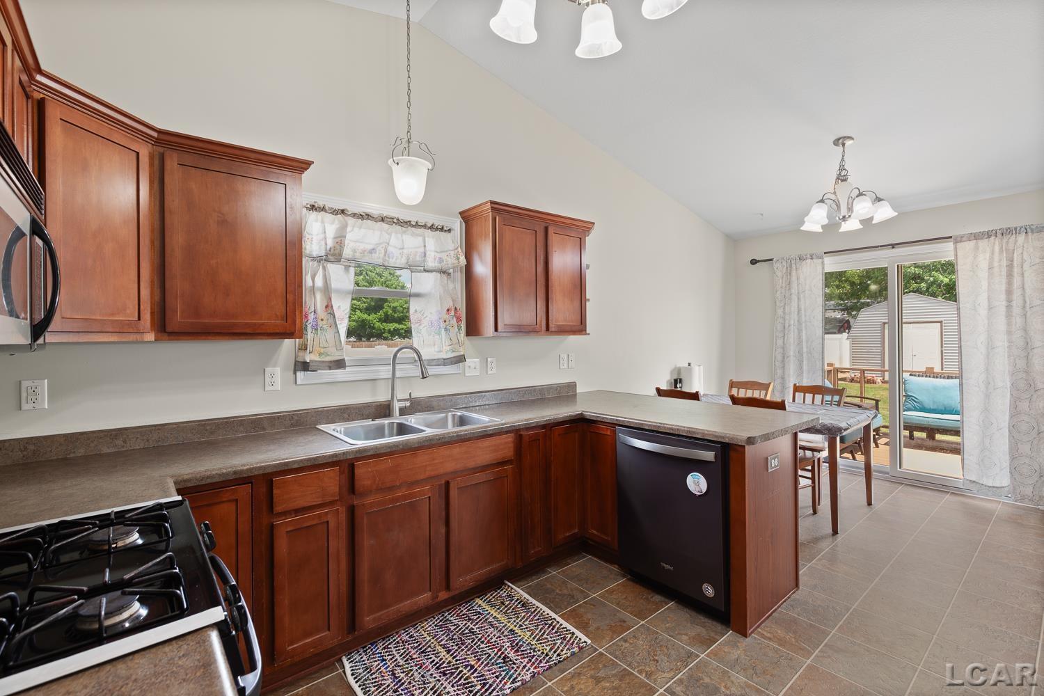 3129 Beaver Creek Road Adrian, MI 49221 - Photo 19 of 39 50183658-aca57d69-9ddd-4c05-922d-e59af24757f3.JPG