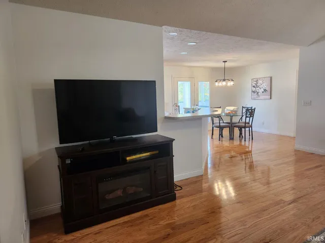 $298,000 | 10657 Fall Creek Drive, Newburgh, IN 47630