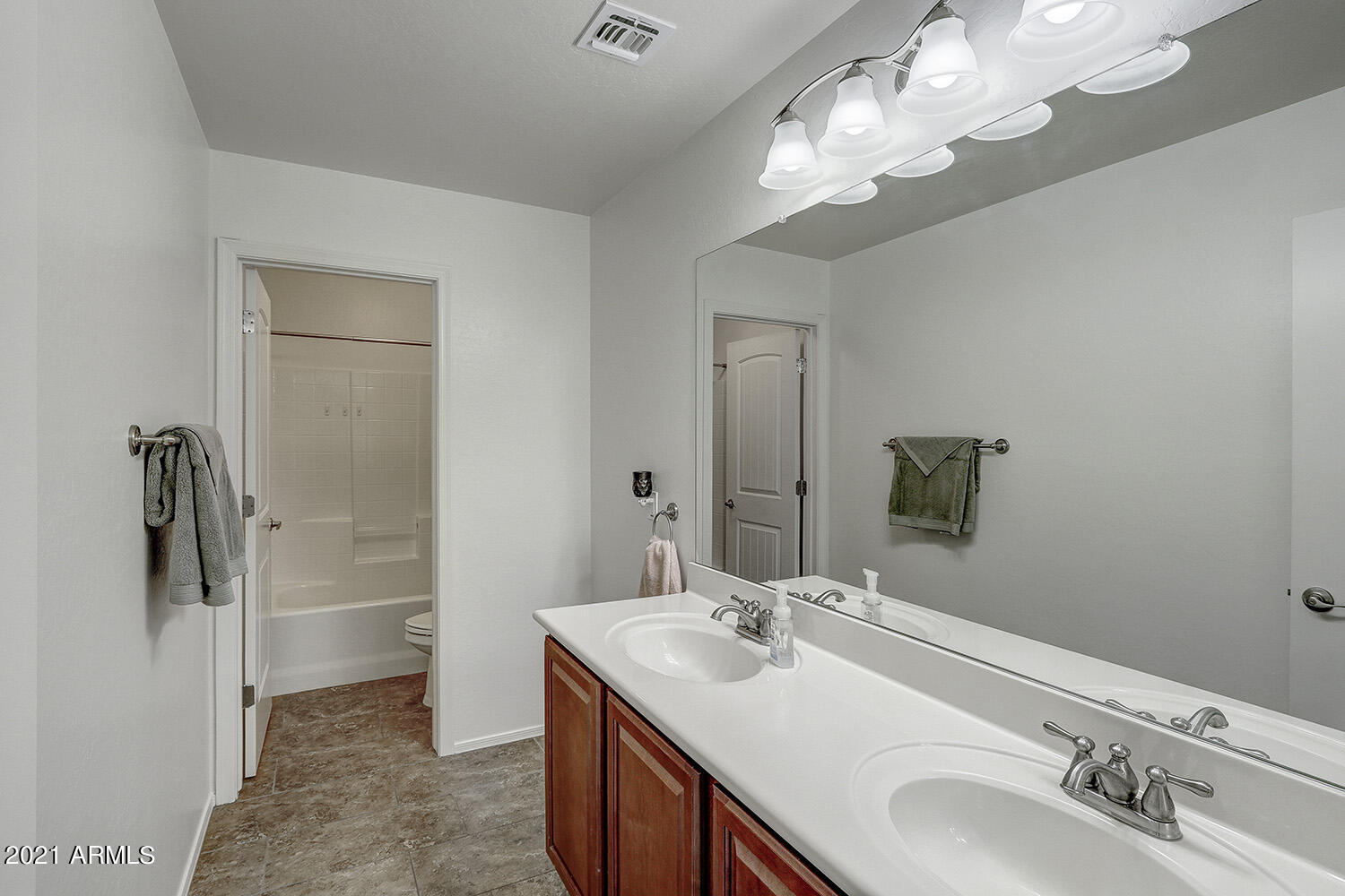 3027 East Charter Oak Road Phoenix, AZ 85032 - Photo 23 of 39 Bath 2