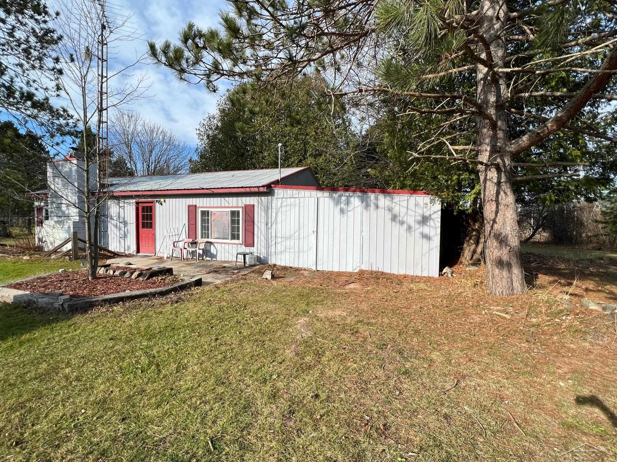 5516 West Dale Road Beaverton, MI 48612 - Photo 3 of 26