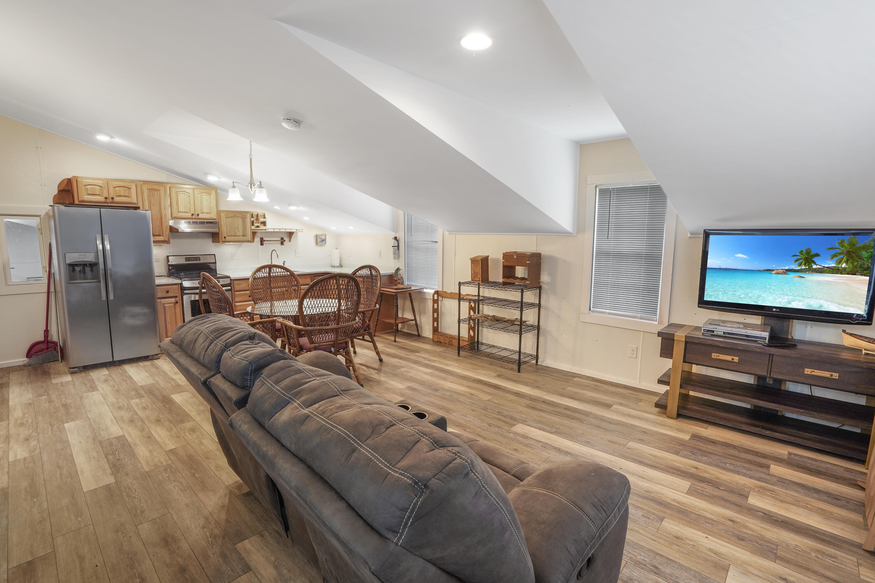 2834 Airport Road Moneta, VA 24121 - Photo 21 of 34 Living Room