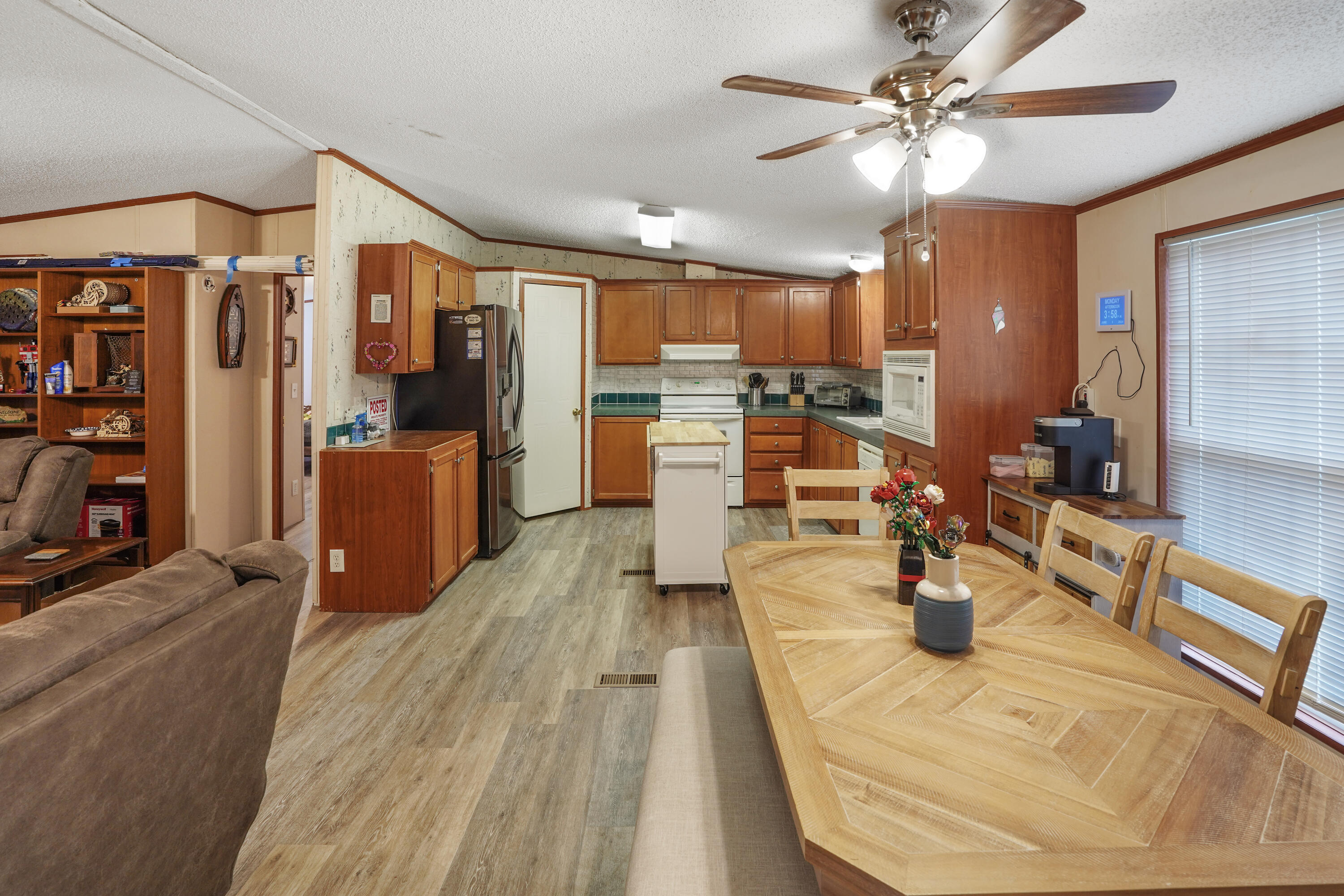 2834 Airport Road Moneta, VA 24121 - Photo 6 of 34 Dining Area/ Kitchen