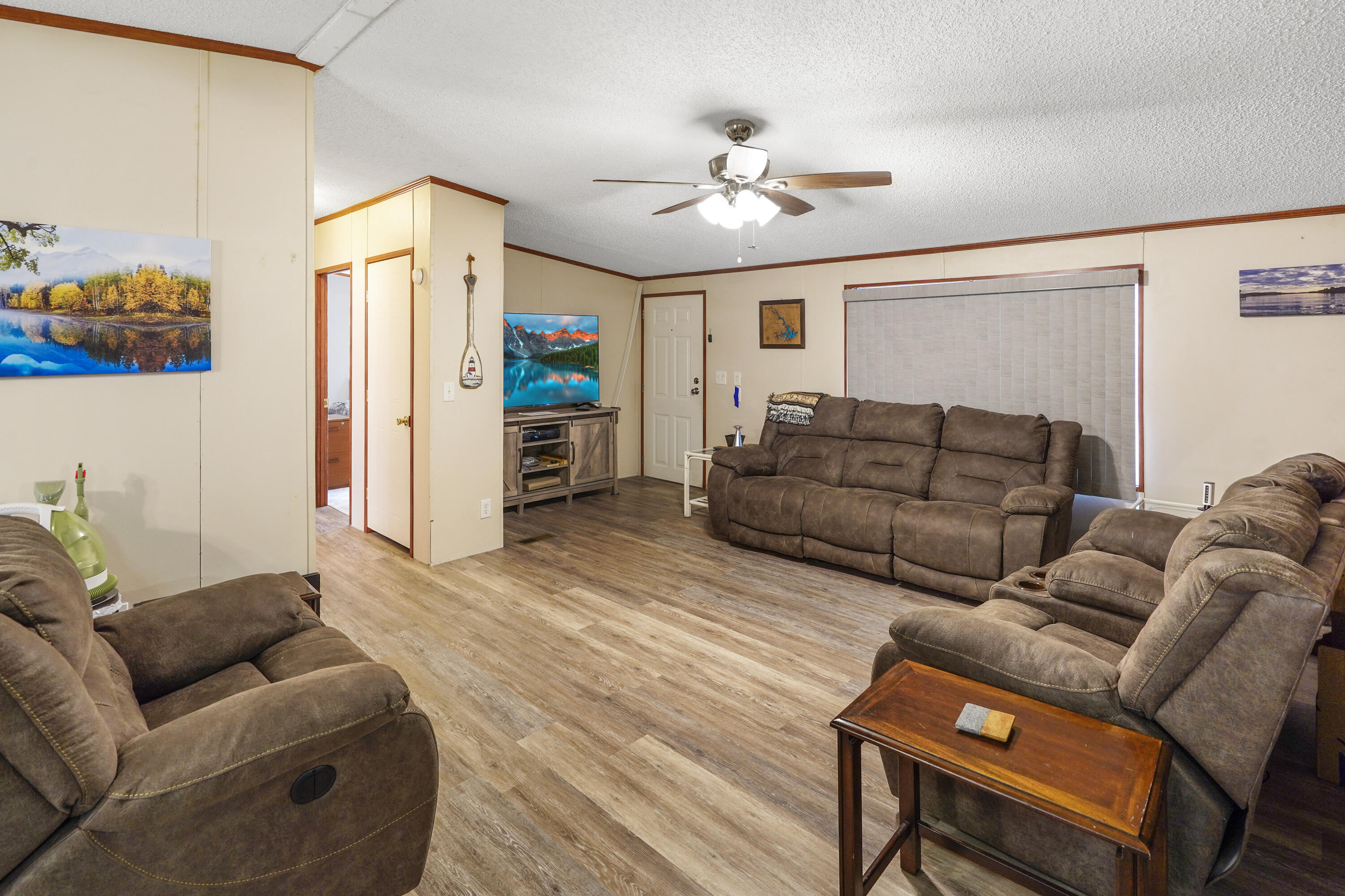 2834 Airport Road Moneta, VA 24121 - Photo 8 of 34 Living Room